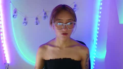 Call me Lia  online show from December 19, 9:10 pm