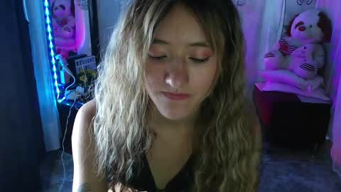 Call me Lia  online show from September 9, 9:59 pm