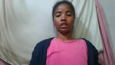 lydie856696 online show from June 16, 2:26 am