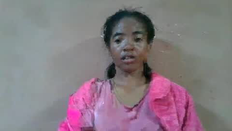 lydie856696 online show from July 6, 5:26 am