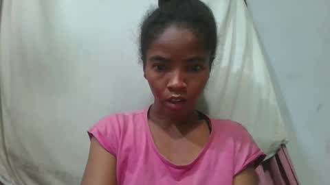 lydie856696 online show from May 15, 7:10 pm