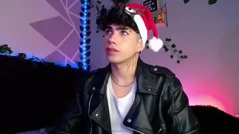 Lyle Bennett Freelance Model online show from December 8, 10:19 am