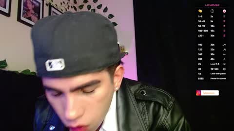 Lyle Bennett Freelance Model online show from February 14, 1:18 pm