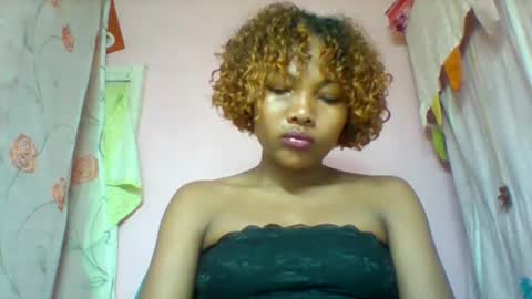 lyndah19 online show from February 2, 7:43 pm