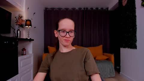 Sara online show from March 7, 1:42 am