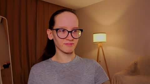 Sara online show from March 28, 4:19 pm