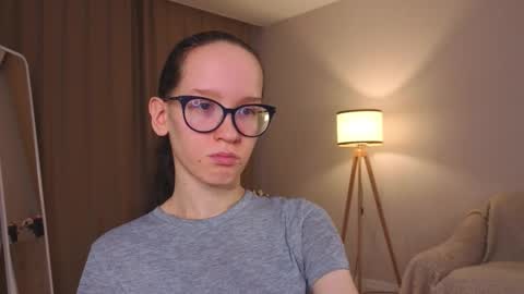 Sara online show from February 8, 4:43 pm