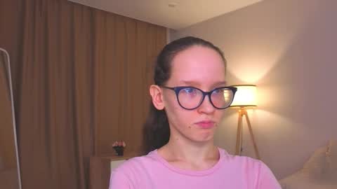 Sara online show from December 21, 4:24 pm