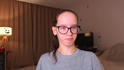 Sara online show from November 14, 4:09 pm