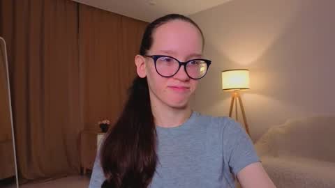 Sara online show from December 17, 4:36 pm