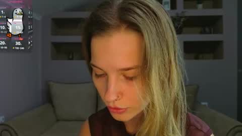 Snapshot of lynntiny chatting on October 14, 5:27 pm Lynn online show from October 14, 5:27 pm