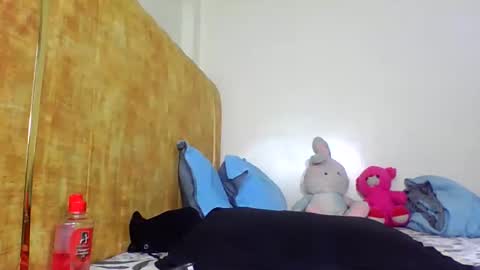 Lyra online show from April 8, 11:46 am