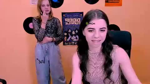 lyra_desire online show from June 21, 9:05 am