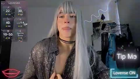 Lyric online show from November 5, 4:53 pm