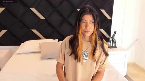 Snapshot of lyxi_ chatting on September 27, 1:42 pm Lyxi online show from September 27, 1:42 pm