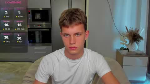 m0neyken_ online show from August 7, 2:10 am