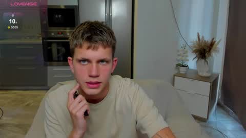 m0neyken_ online show from August 1, 3:30 am