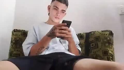 Snapshot of m0ntana777 chatting on February 22, 12:18 pm m0ntana777 online show from February 22, 12:18 pm