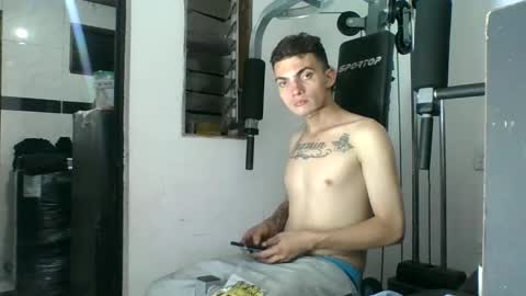 Snapshot of m0ntana777 chatting on September 11, 6:14 am m0ntana777 online show from September 11, 6:14 am