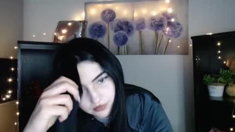 m_i_k_i_ online show from February 2, 11:06 am