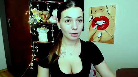 Vikki online show from February 17, 1:44 pm