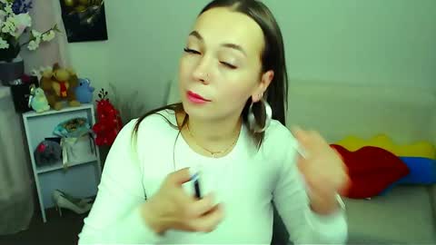 Vikki online show from May 29, 12:03 pm