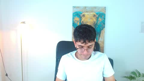 Max online show from April 1, 2:25 pm