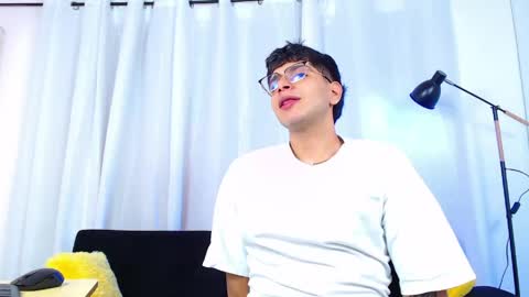 Max online show from April 20, 2:31 pm