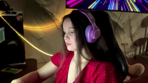 Apolonia online show from May 30, 6:39 pm