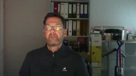 macfly67 online show from October 24, 6:58 am