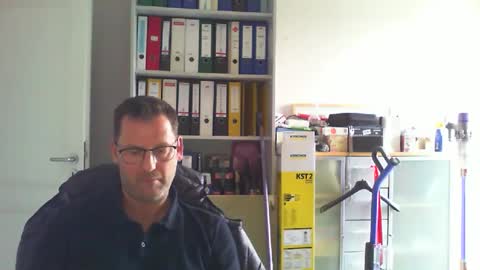 macfly67 online show from October 17, 1:37 pm