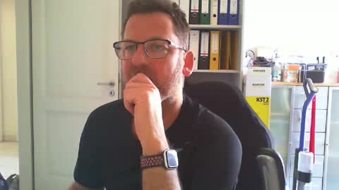 macfly67 online show from May 1, 11:04 am