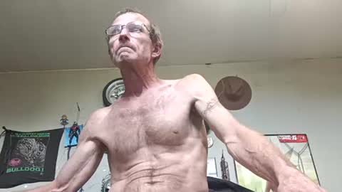 mackdog1369 online show from May 4, 12:55 pm