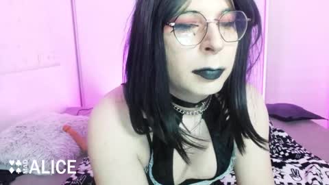 Snapshot of madalicexxx chatting on October 29, 7:03 pm Alice online show from October 29, 7:03 pm