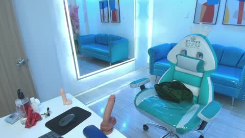 Madame Scarllet  online show from April 1, 12:06 pm