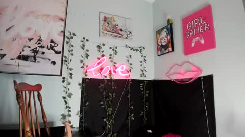 Maddi Avalon online show from January 14, 11:31 am