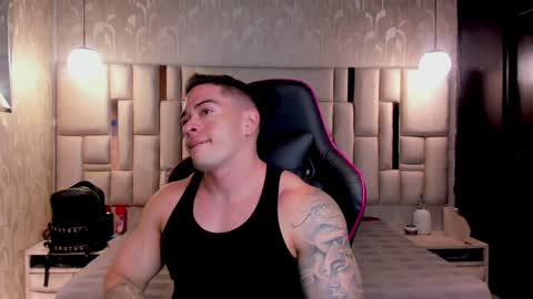 Snapshot of maddox_santana chatting on December 22, 3:33 am Maddox Santana online show from December 22, 3:33 am