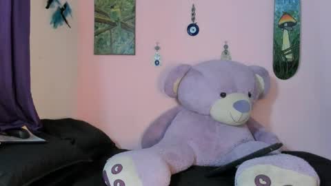 Maddy  online show from April 6, 10:55 pm