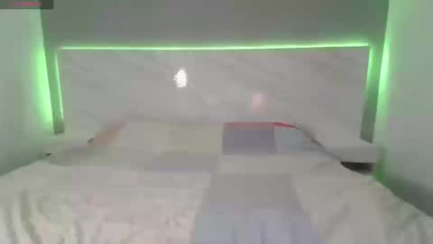 Snapshot of maddy_paris69 chatting on September 11, 4:52 pm Paris online show from September 11, 4:52 pm