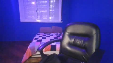 Snapshot of maddy_paris69 chatting on February 24, 9:20 pm Paris online show from February 24, 9:20 pm