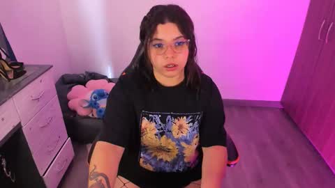 madelaine_taylor online show from October 18, 2:32 pm