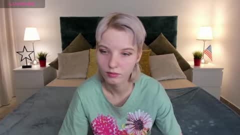 madelaines online show from January 10, 10:43 am