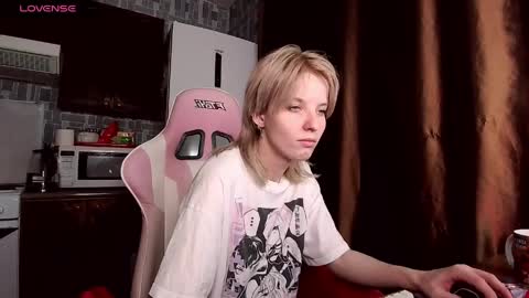 madelaines online show from May 26, 5:08 pm