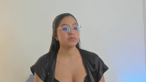 madelayn_torres online show from June 11, 11:30 am