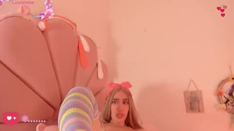 Madelin Clerk online show from November 15, 7:15 pm