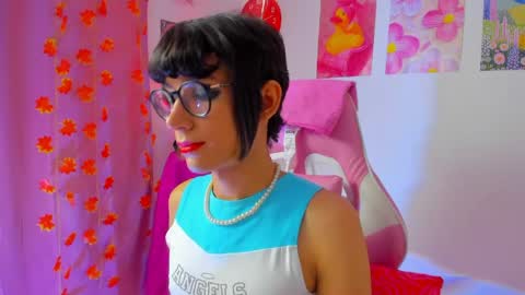 Madeline  online show from April 9, 12:11 pm