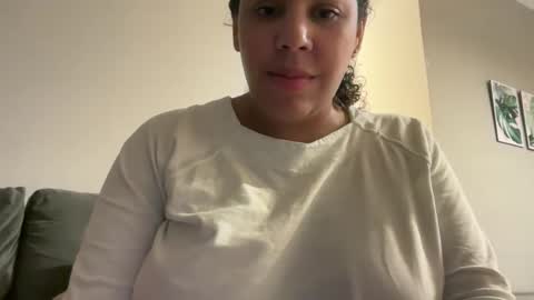 madellein online show from January 14, 2:41 am