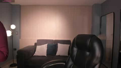 Madison Kane online show from April 14, 11:35 am