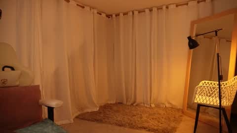 madisonlara online show from March 26, 5:18 pm