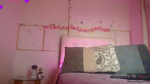 madysson__js_ online show from March 27, 5:03 pm